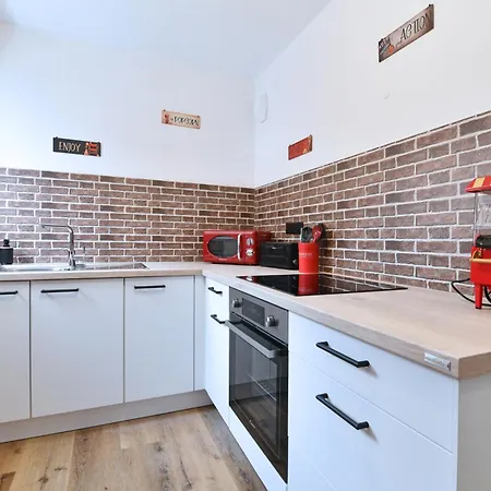 Le Cineaste • Hypercentre • A Theme