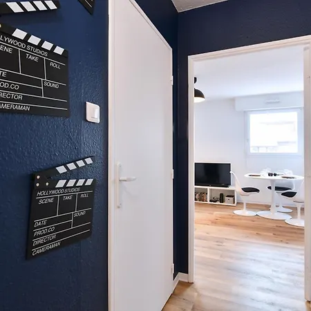 Le Cineaste • Hypercentre • A Theme *